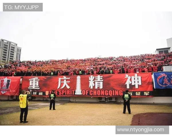 重庆足球队的转型之路探索与挑战大满贯特别报道